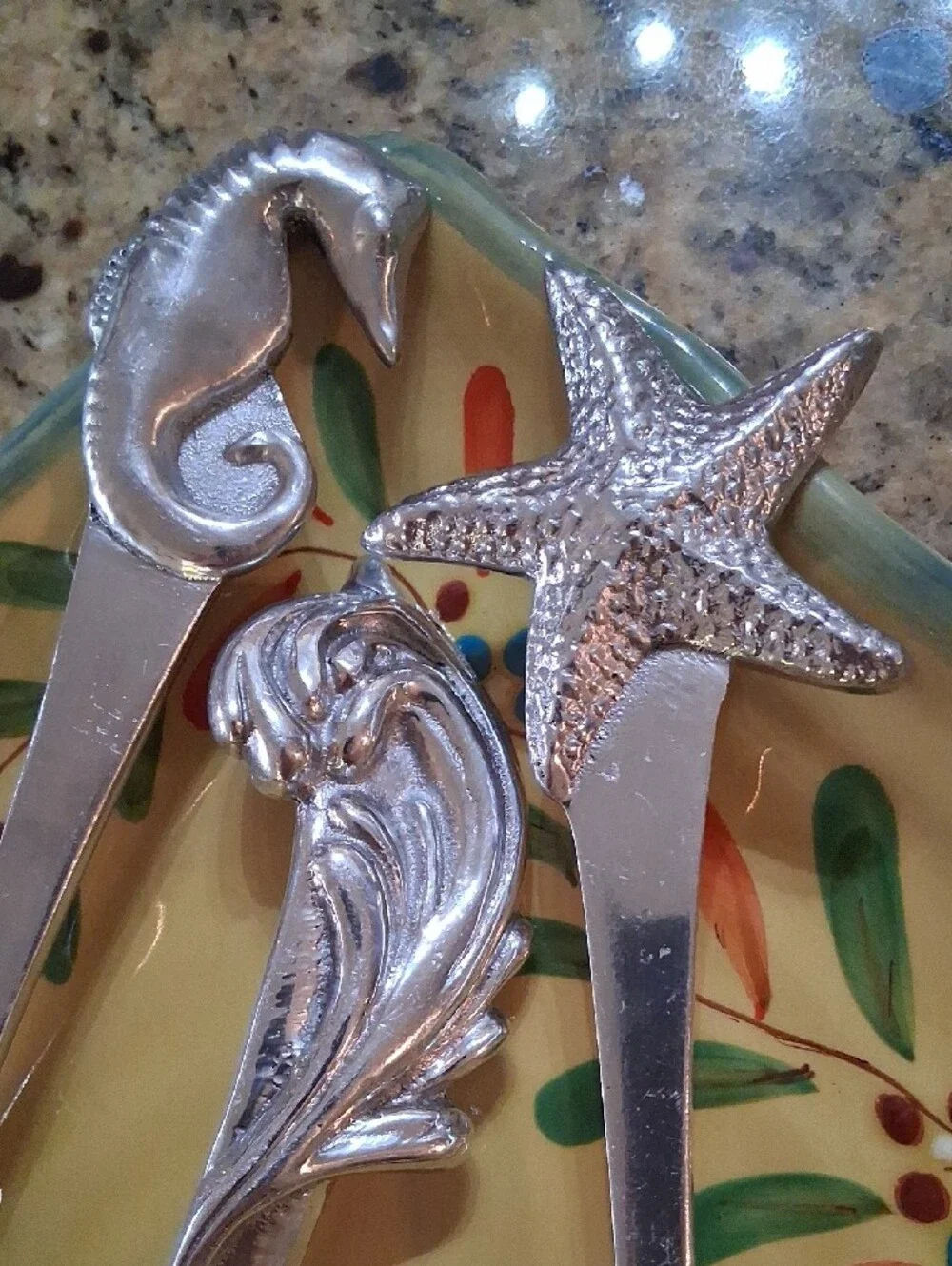 Vintage Mariposa 1994/1998 Ocean Sculpted Theme Salad Servers. 11